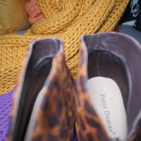 Pierre Dumas Garda-8 Women's Leopard Chunky Heel Front V Ankle Booties Size 6 - Picture 7 of 7